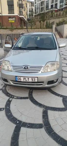 temiz aile aracı dosta gider bakımlı ve diri Bir araç