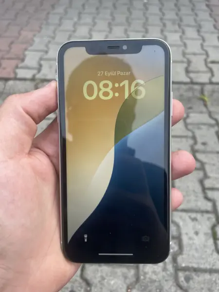 iPhone 11 64 gb pil 76