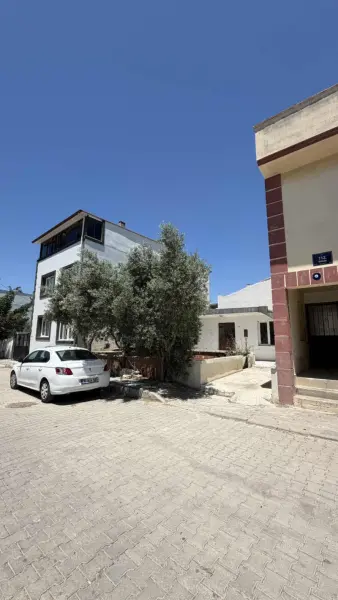 217m2 ARSA İÇERİSİNDE 4+1 MÜSTAKİL EV