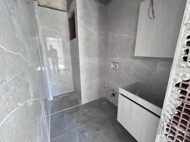 SEFERİHİSAR'DA 1+1 ÇARŞI MERKEZİ DAİRE LİSERHAN'DA
