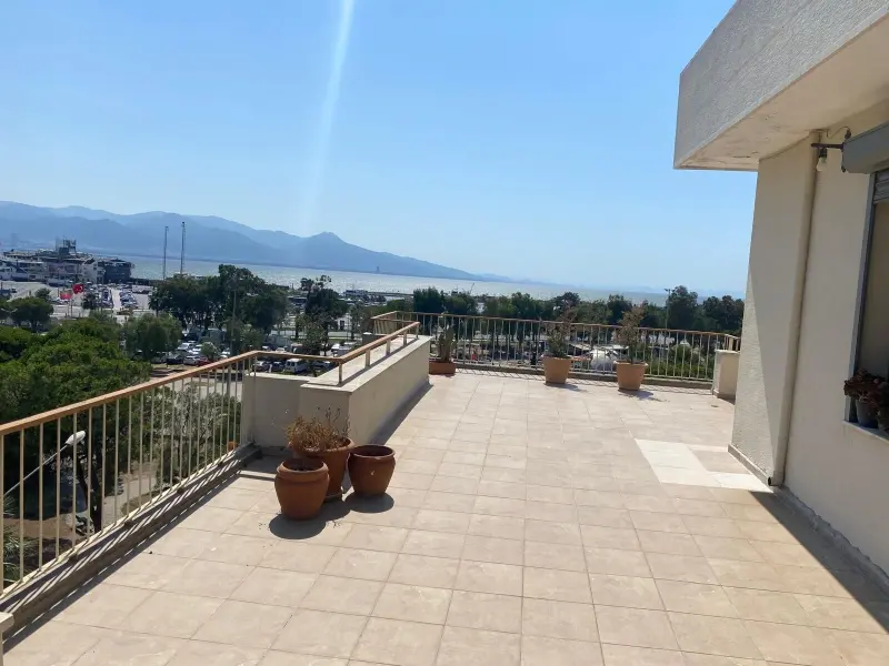 BOSTANLI SUAT TAŞER TİYATRO KARŞISINDA 250 M2 3+1 DAİRE