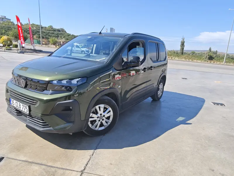2025 model Peugeot rifter