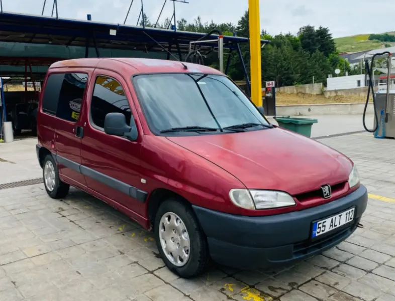 Koltuklu ticari aile aracı olarak kullanılmıştır